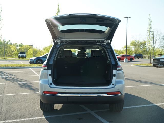 Used 2023 Jeep Grand Cherokee 4WD 4xe w/ Luxury Tech Group II image 18