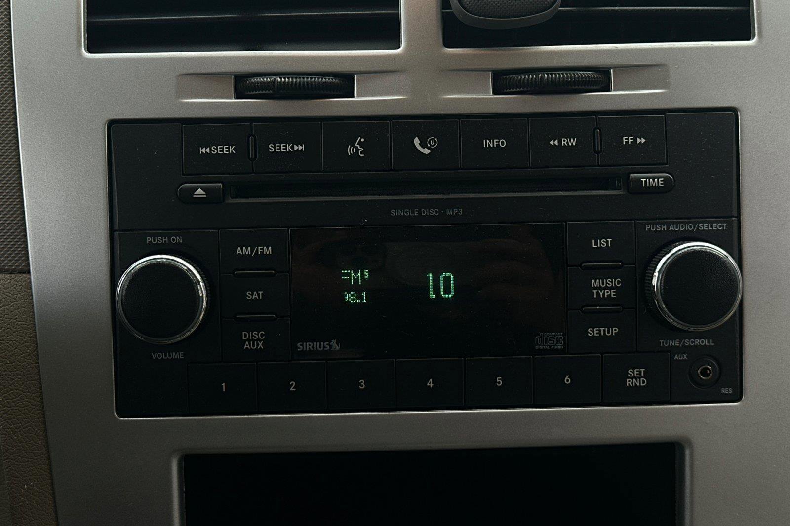 Used 2009 Dodge Caliber SXT image 19