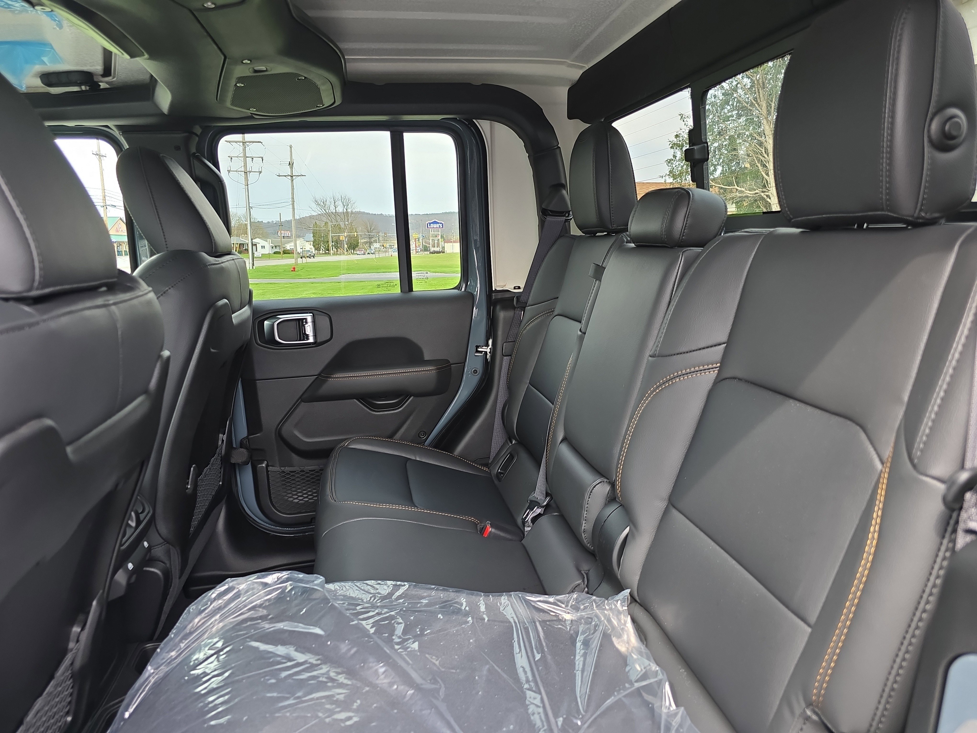 New 2025 Jeep Gladiator Sport w/ Premium Package image 14