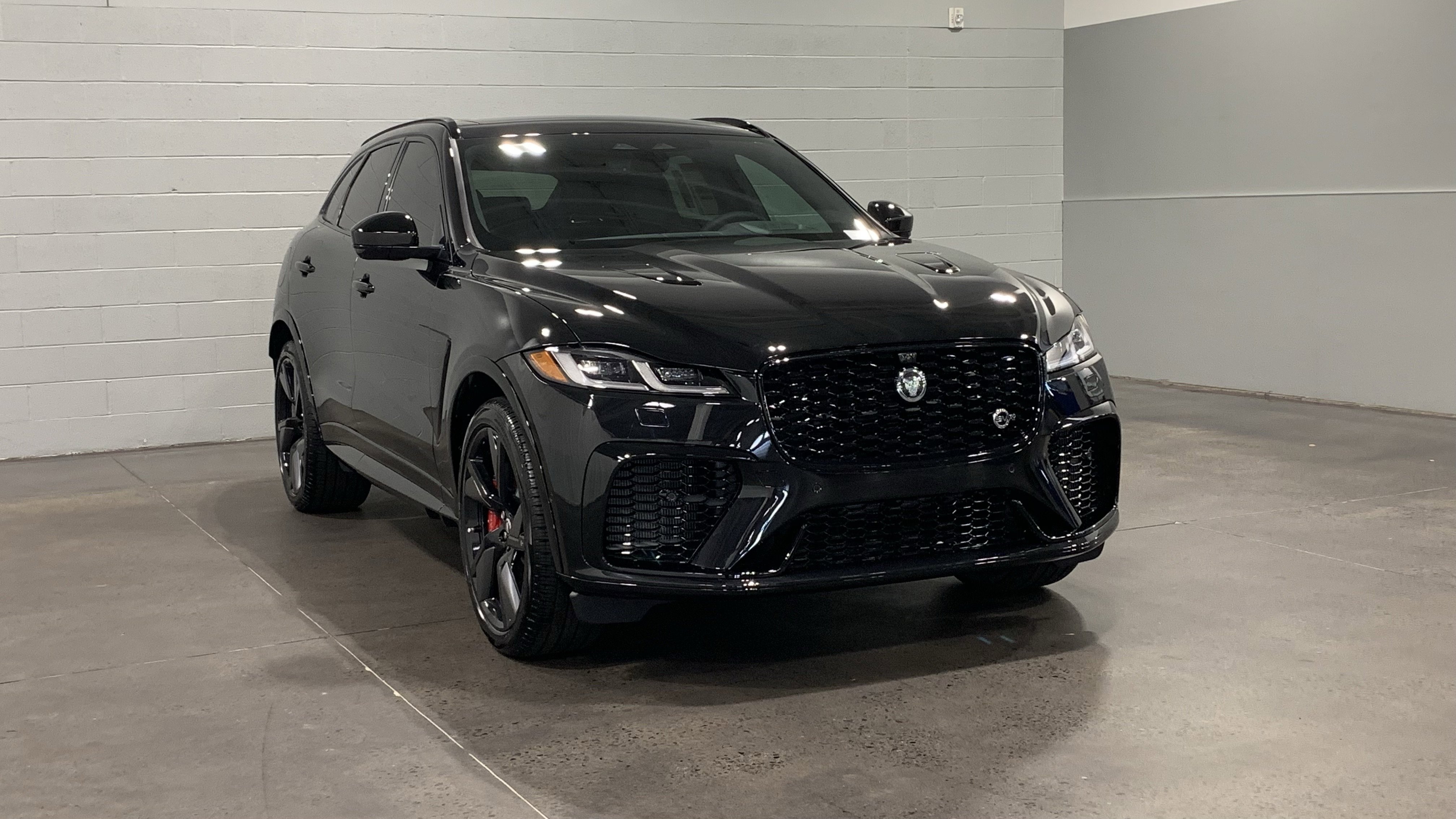 New 2026 Jaguar F-PACE SVR 575 Edition image 11