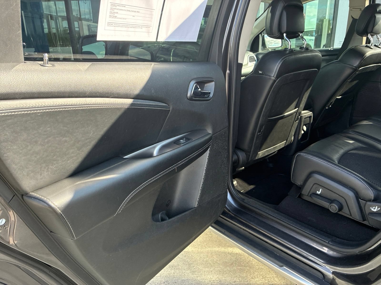 Used 2018 Dodge Journey Crossroad w/ Nav & Sun Group FWD image 11