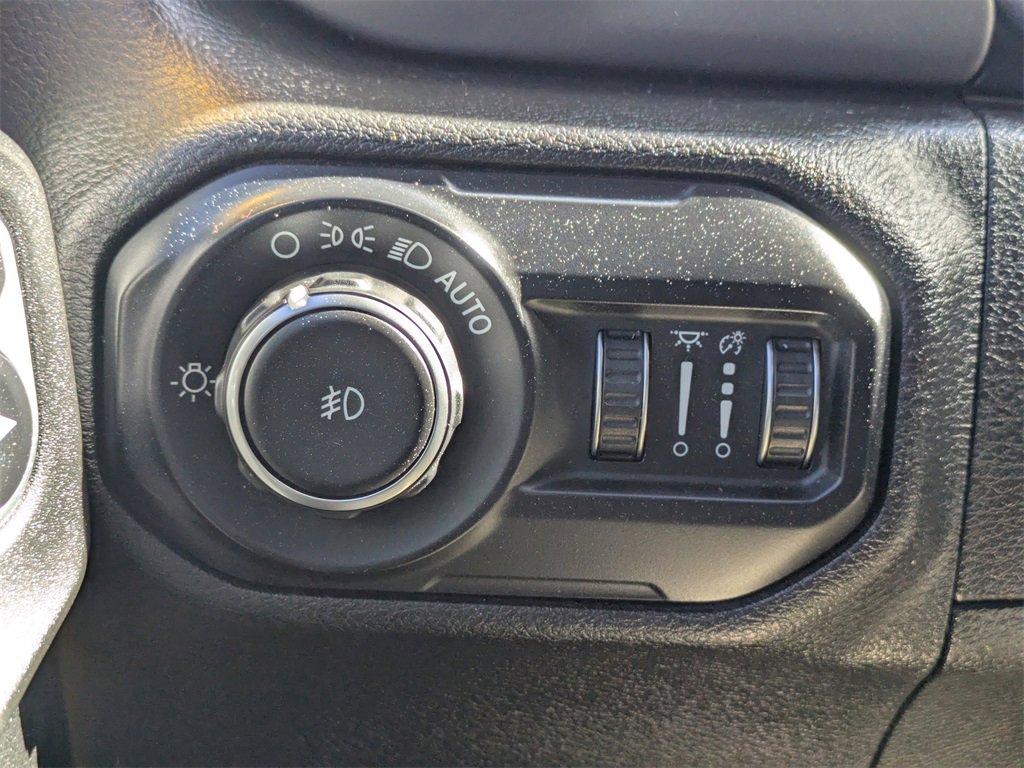 Used 2018 Jeep Wrangler Sport image 25