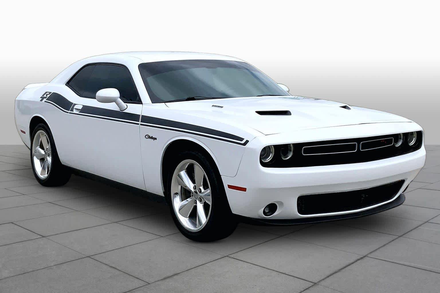 Used 2015 Dodge Challenger R/T Plus RWD image 2