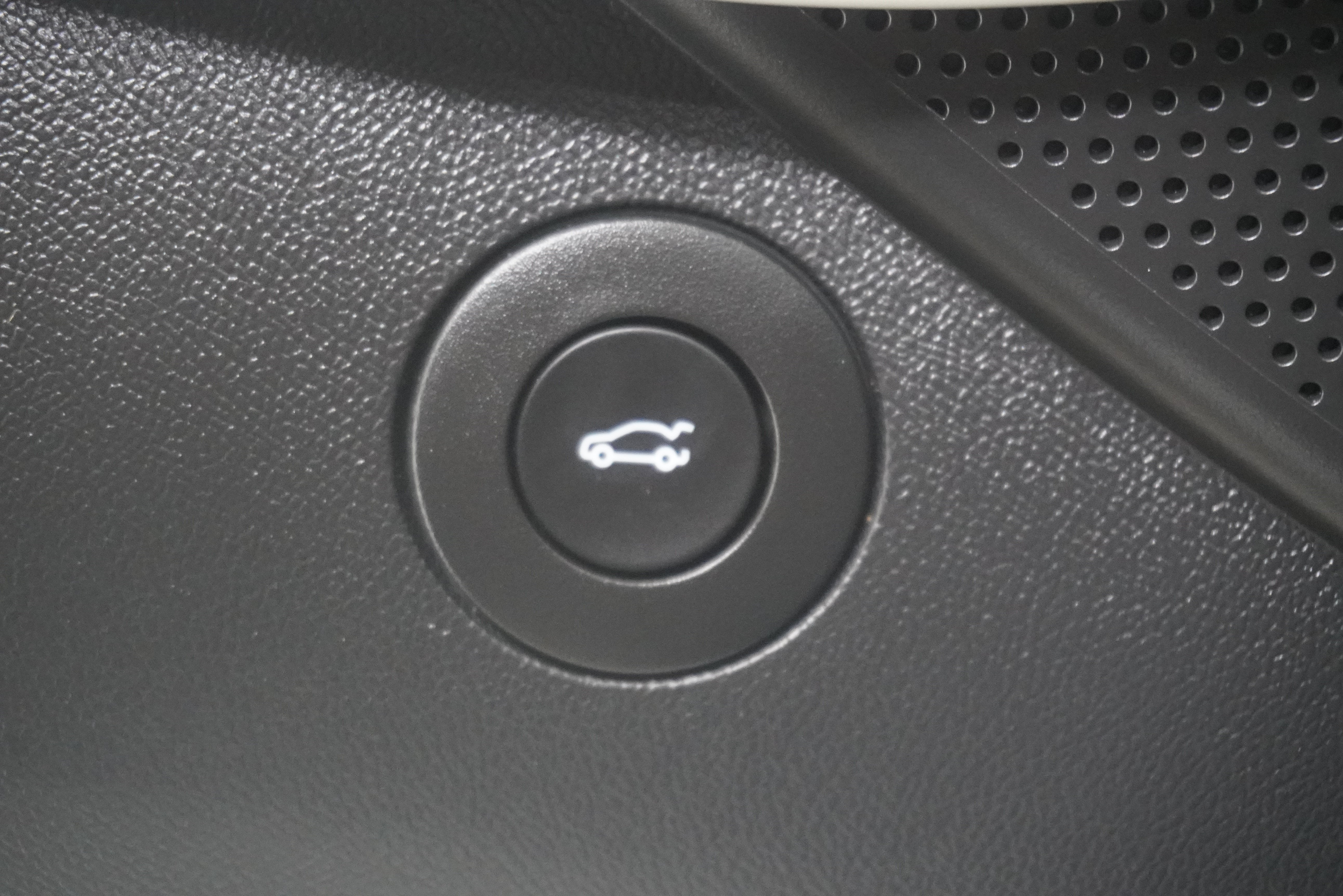 Used 2022 Chevrolet Camaro SS RWD image 30