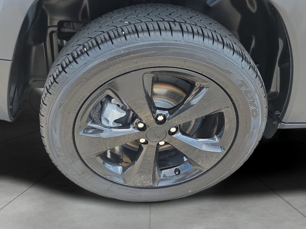 Used 2021 Jeep Cherokee Latitude Plus FWD image 7