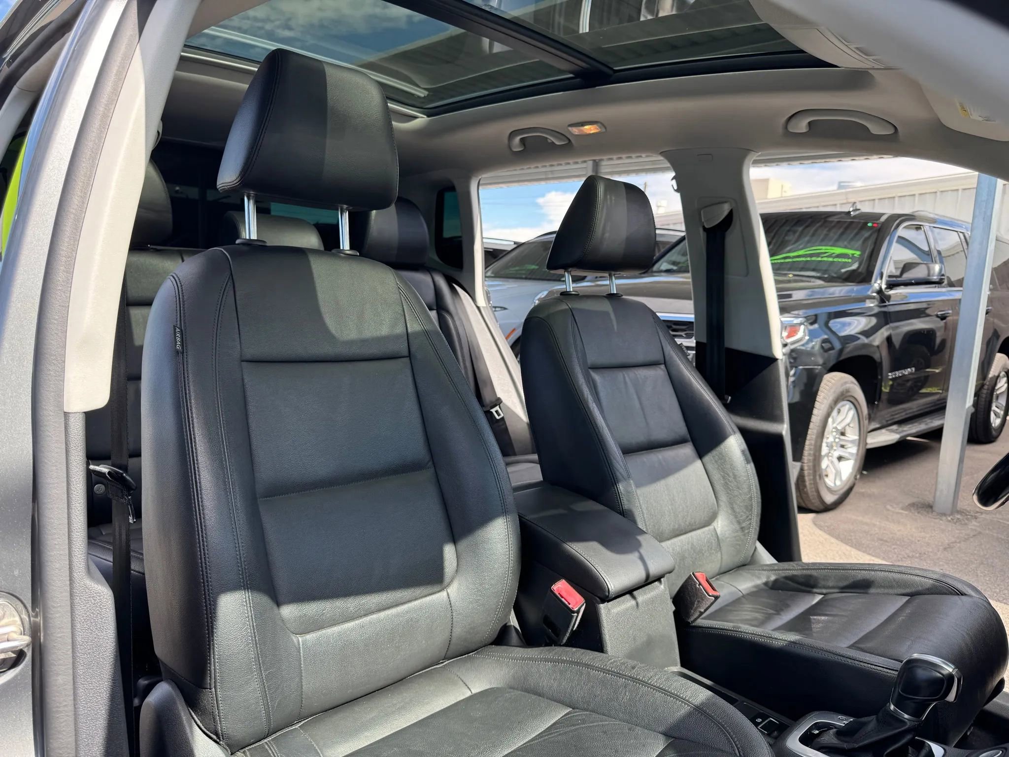 Used 2017 Volkswagen Tiguan SEL image 17