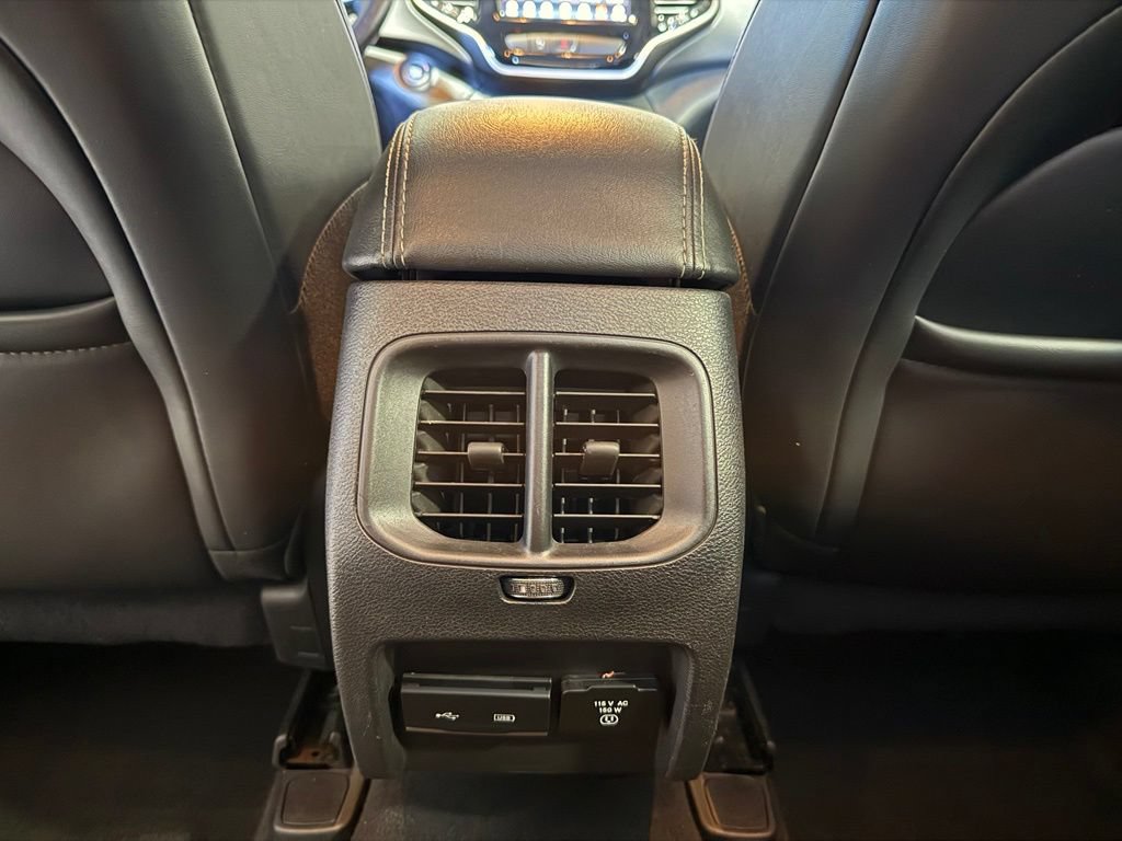 Certified 2020 Jeep Cherokee Limited AWD/4WD image 30