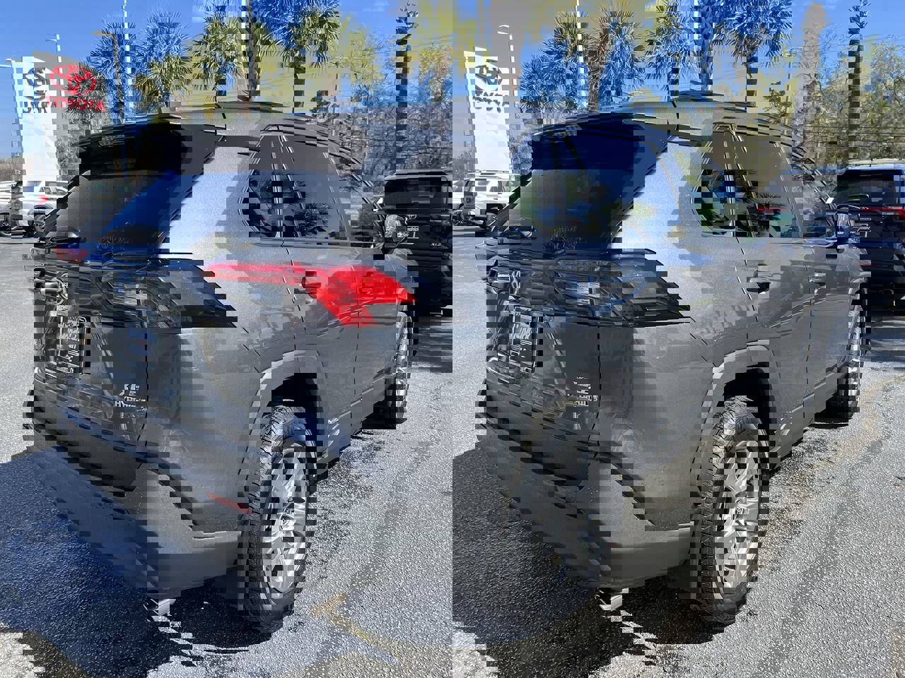 Used 2022 Toyota RAV4 XLE w/ Carpet Mat Package (TMS) image 10