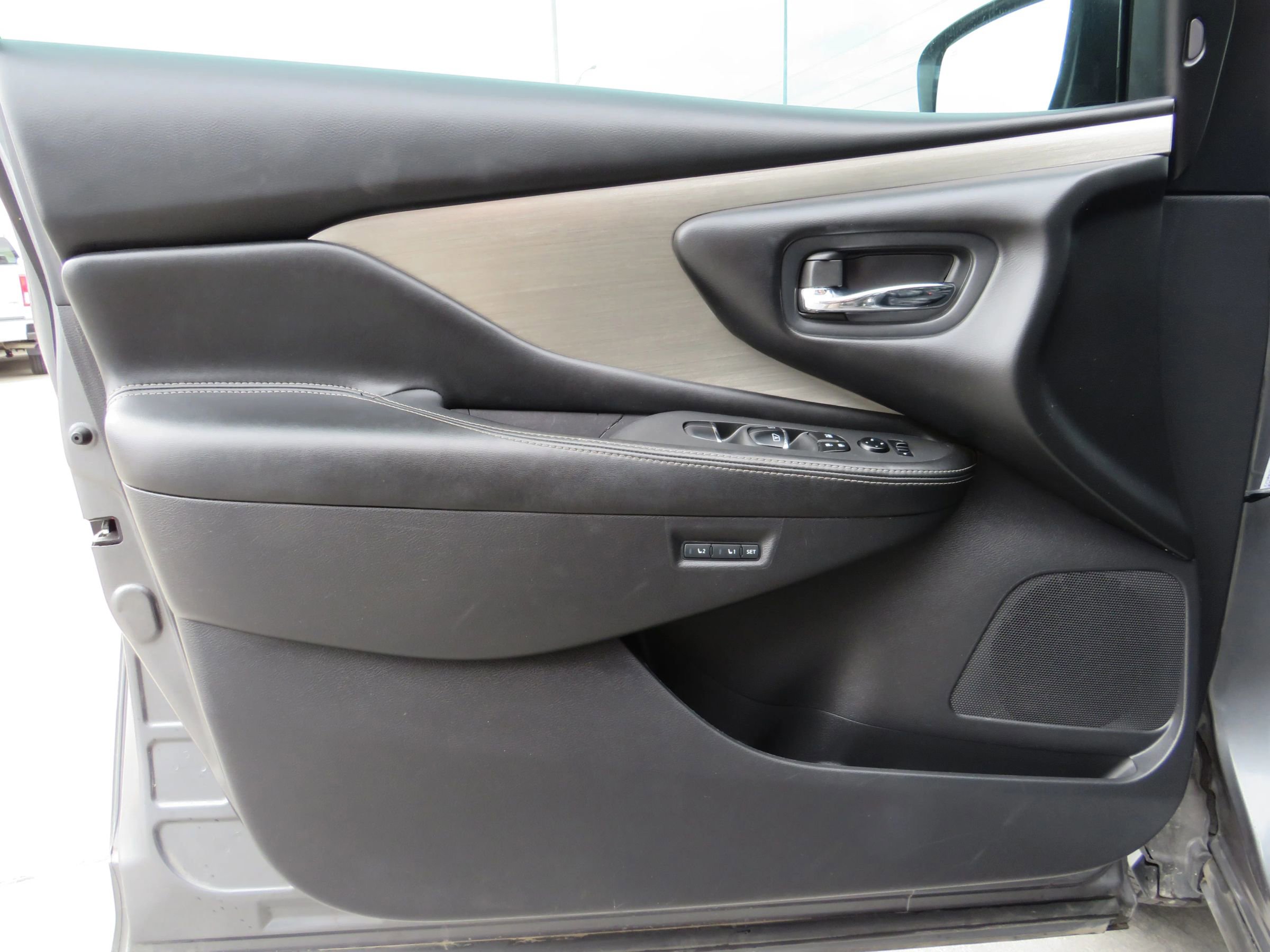 Used 2017 Nissan Murano SL image 41