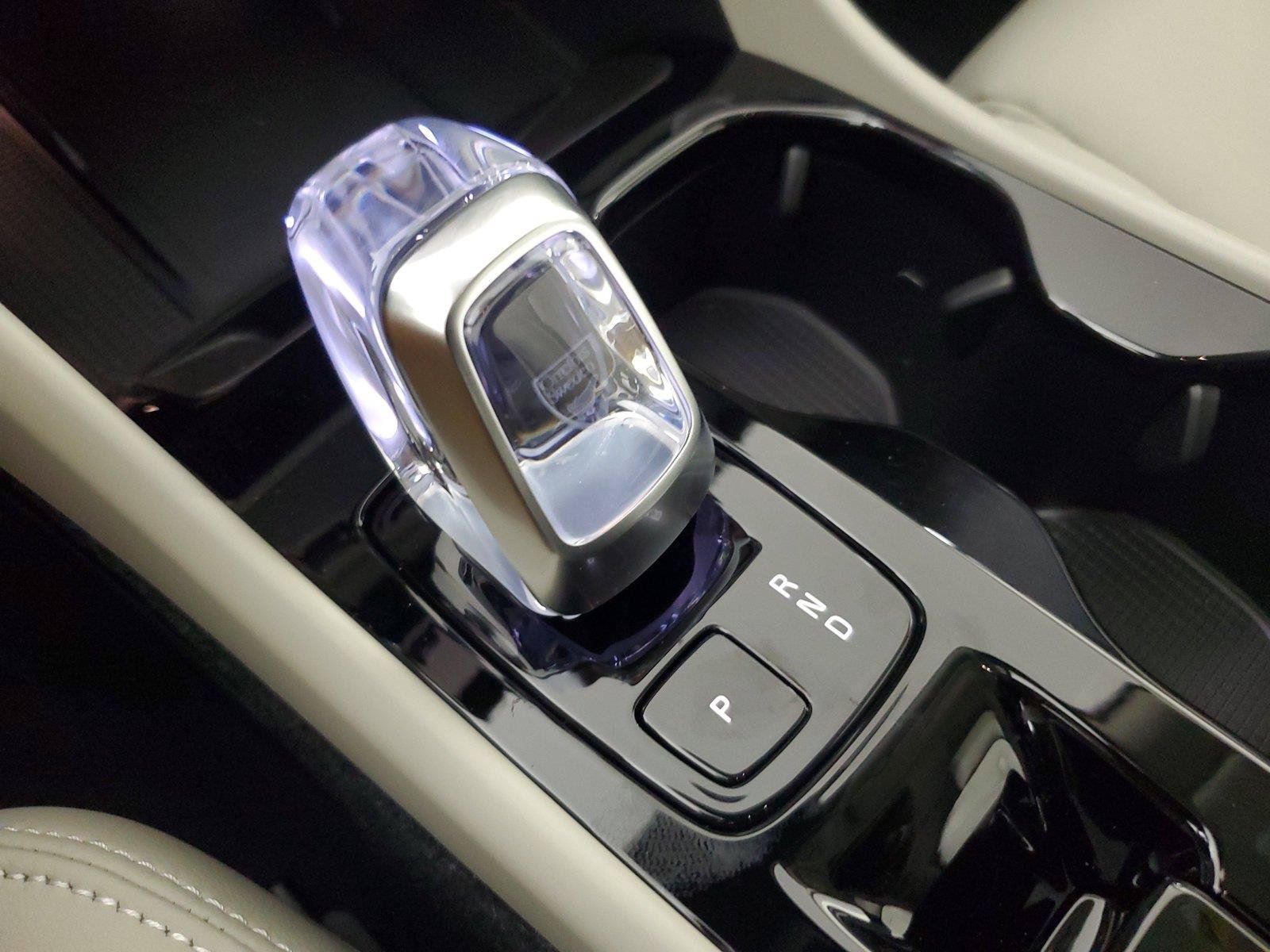 New 2026 Volvo XC40 B5 Plus w/ Protection Package Premier AWD/4WD image 32