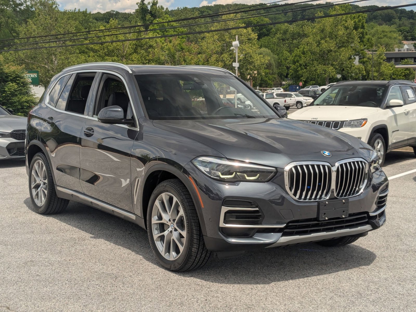 Used 2022 BMW X5 xDrive40i w/ Premium Package AWD/4WD image 7
