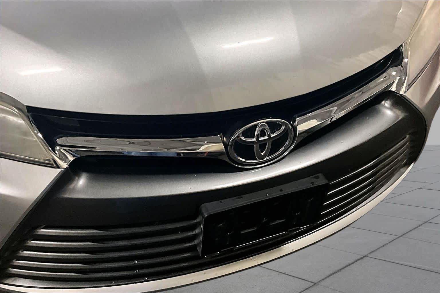 Used 2017 Toyota Camry XLE FWD image 30