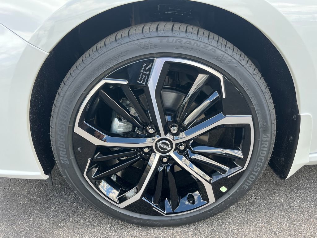 New 2026 Nissan Altima 2.5 SR w/ SR Premium Package FWD image 9