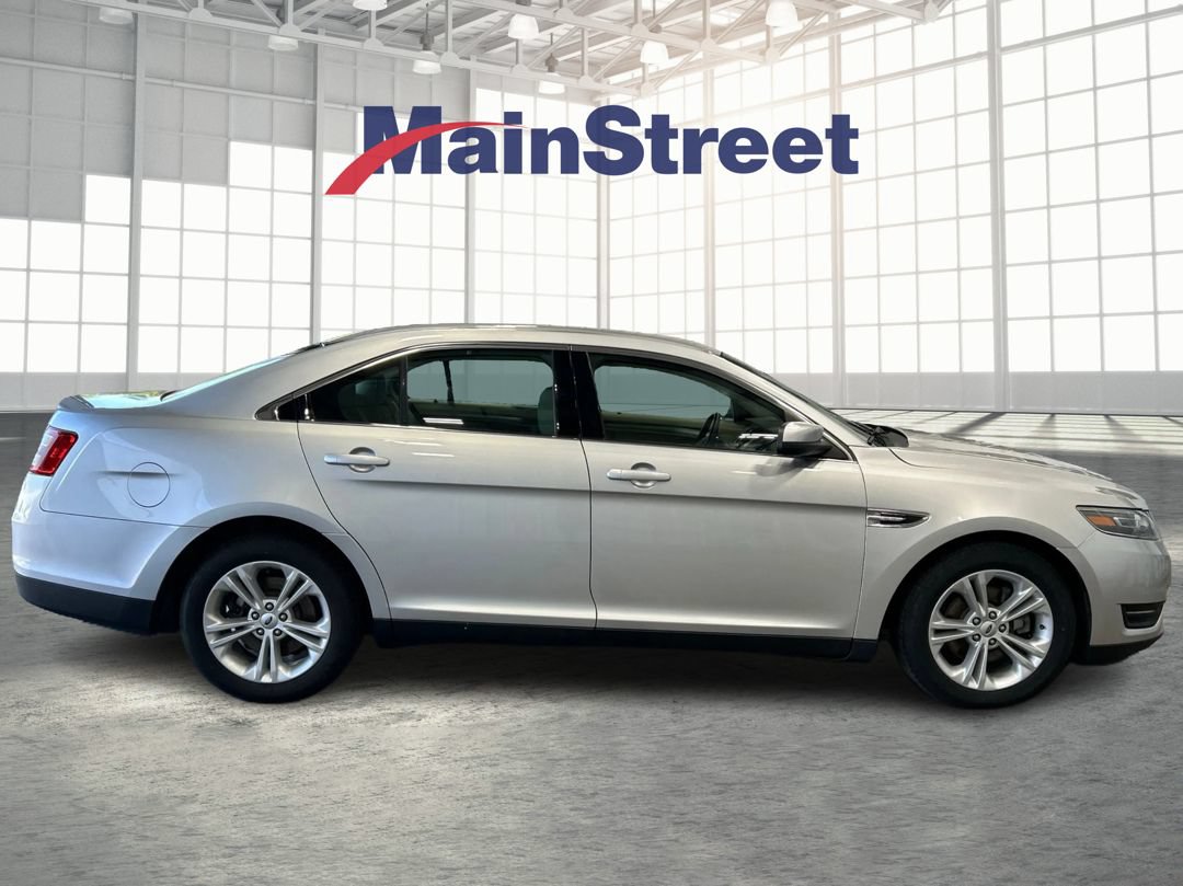 Used 2016 Ford Taurus SEL FWD image 6
