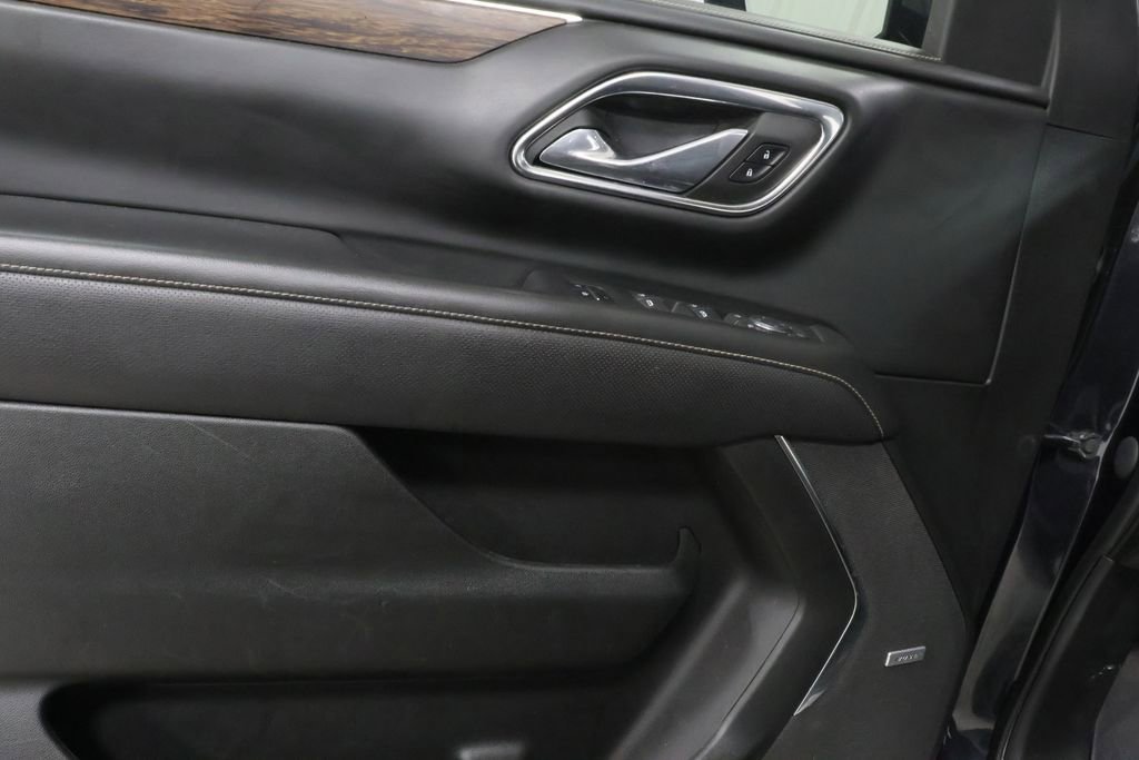 Used 2023 Chevrolet Suburban Premier AWD/4WD image 21