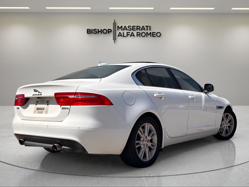 Used 2017 Jaguar XE Premium RWD image 5