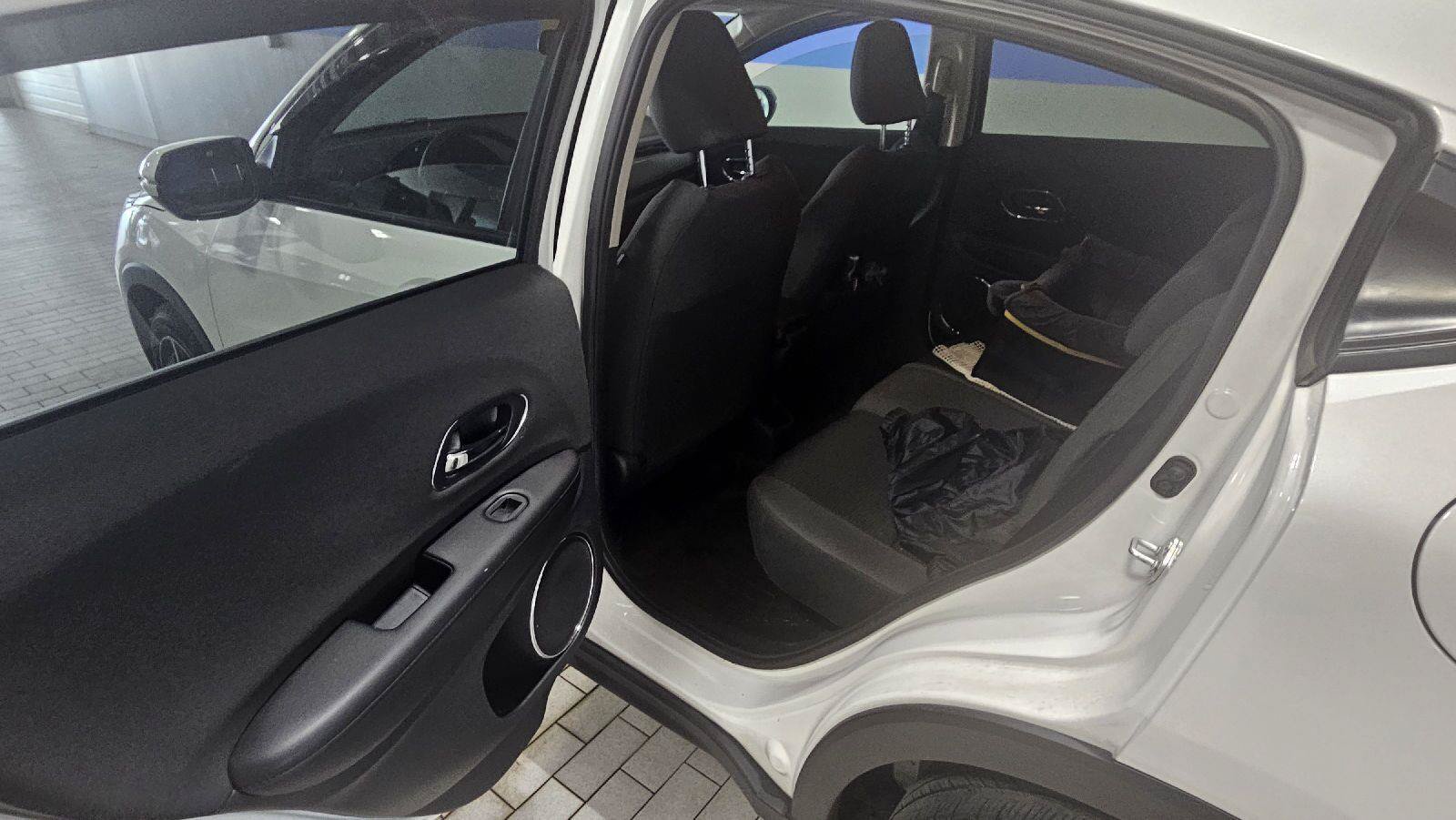 Used 2022 Honda HR-V EX image 11