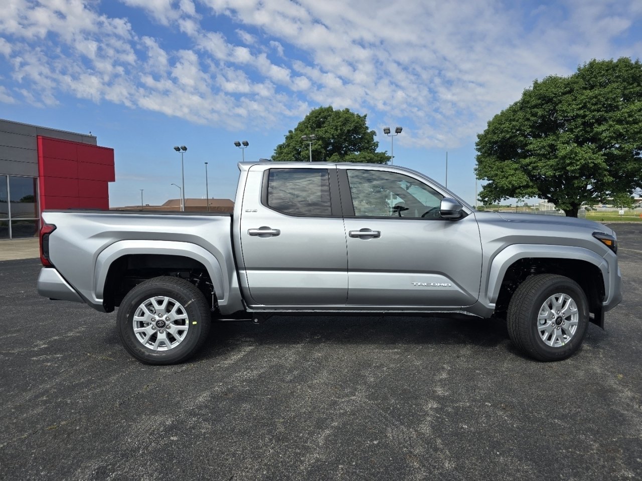 New 2026 Toyota Tacoma SR5 AWD/4WD image 15