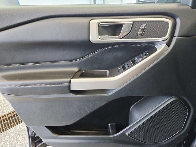 Used 2022 Ford Explorer XLT w/ Equipment Group 202A image 30