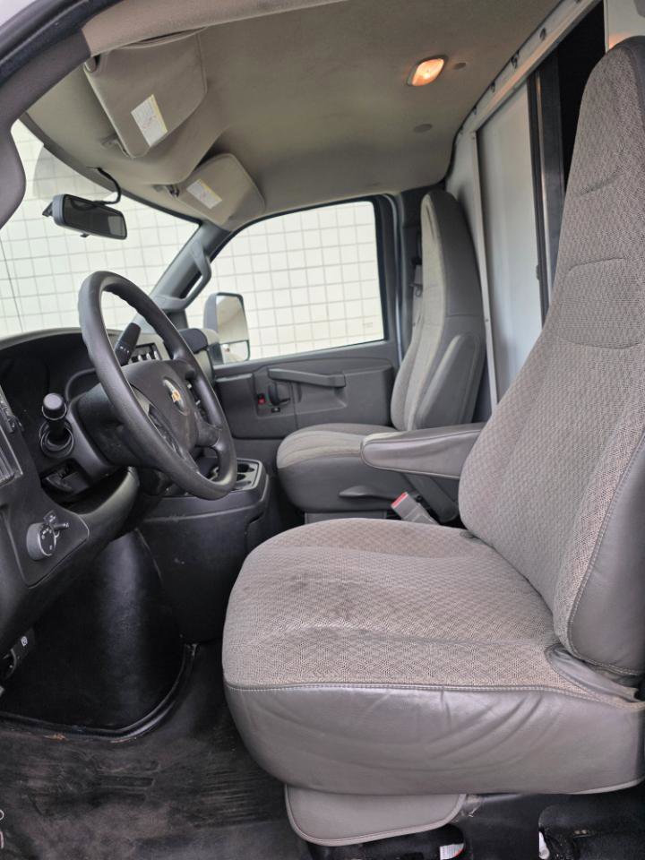 Used 2019 Chevrolet Express 3500 w/ Power Convenience Package RWD image 11