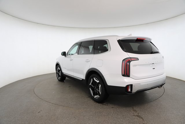 Used 2023 Kia Telluride EX w/ EX Captain's Chair Package image 11