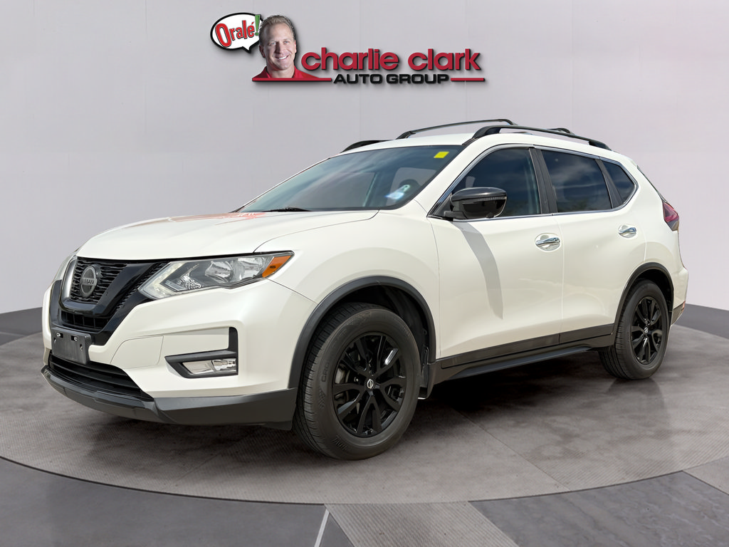 Used 2018 Nissan Rogue SV w/ Premium Package FWD image 2