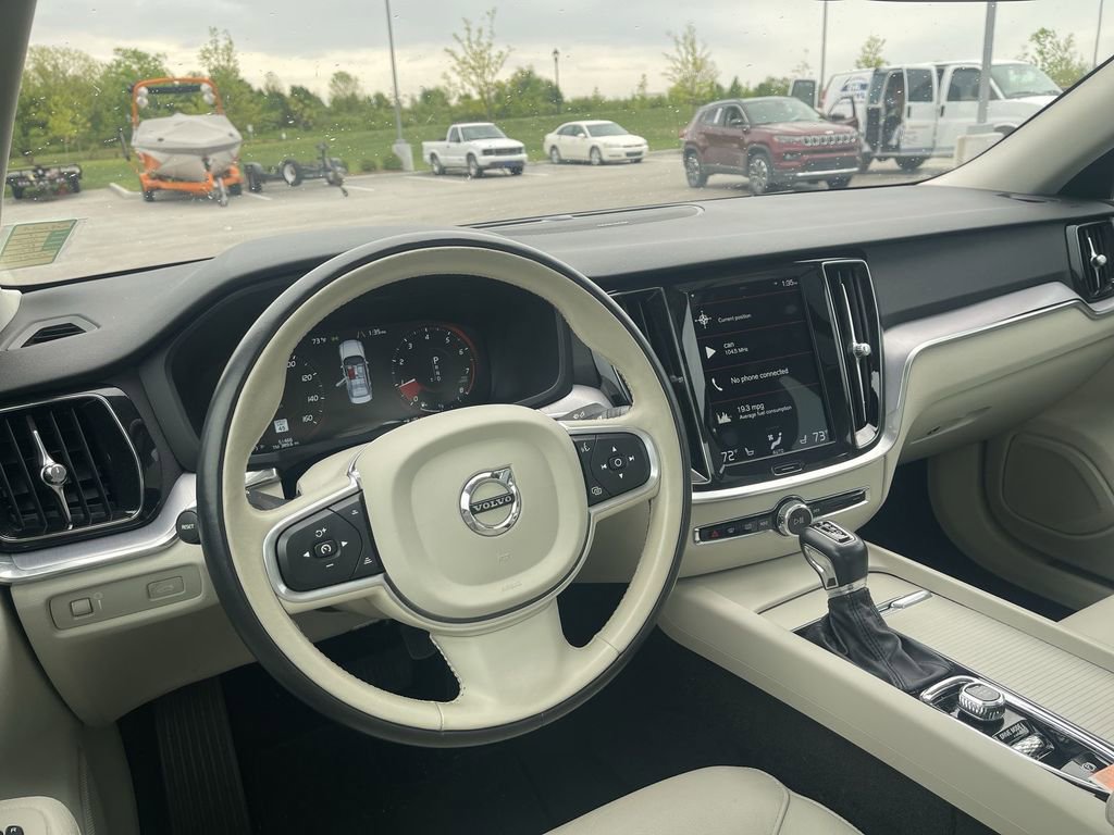 Used 2019 Volvo S60 T6 Momentum w/ Multimedia Package AWD/4WD image 18