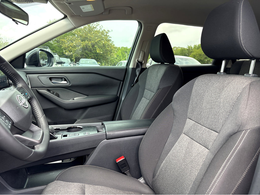 Used 2026 Nissan Rogue SV w/ Cold Weather Package FWD image 16