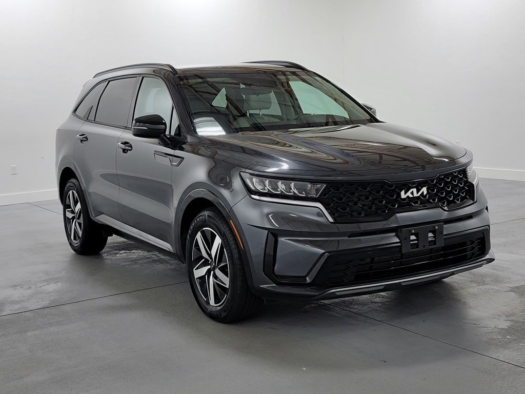 Used 2023 Kia Sorento S w/ Panoramic Sunroof Package FWD image 2