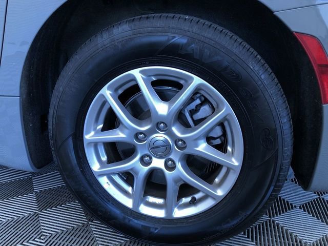 Used 2025 Chrysler Pacifica Select FWD image 16