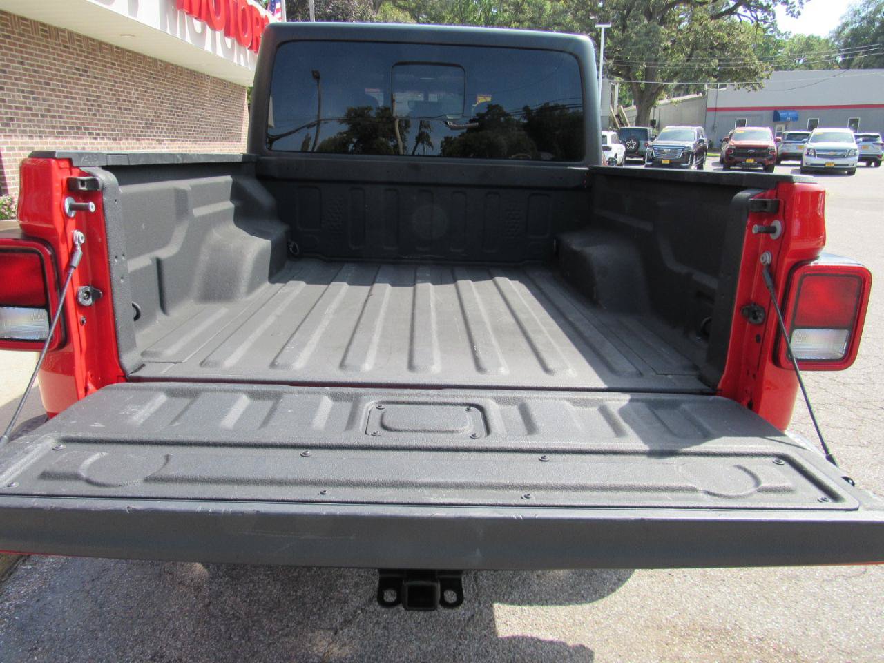 Used 2023 Jeep Gladiator Sport AWD/4WD image 14