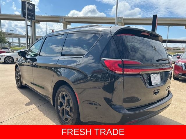 Used 2024 Chrysler Pacifica Premium FWD image 6