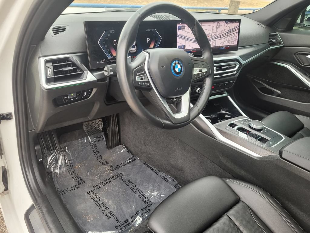 Used 2024 BMW 330e xDrive AWD/4WD image 17