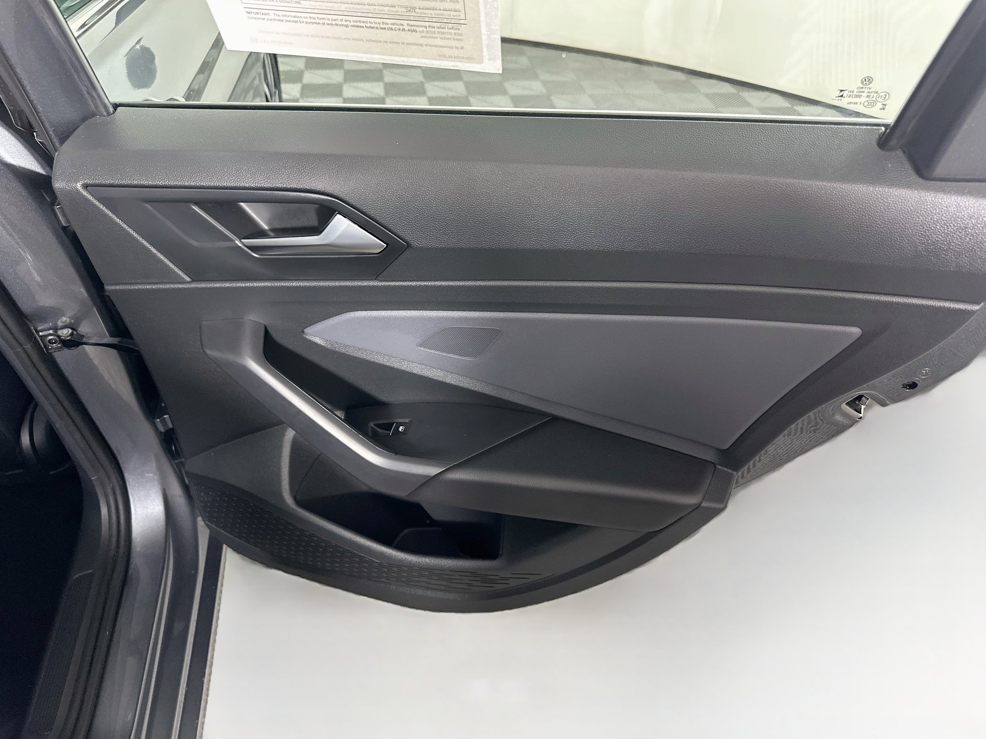 Used 2025 Volkswagen Jetta SE FWD image 29