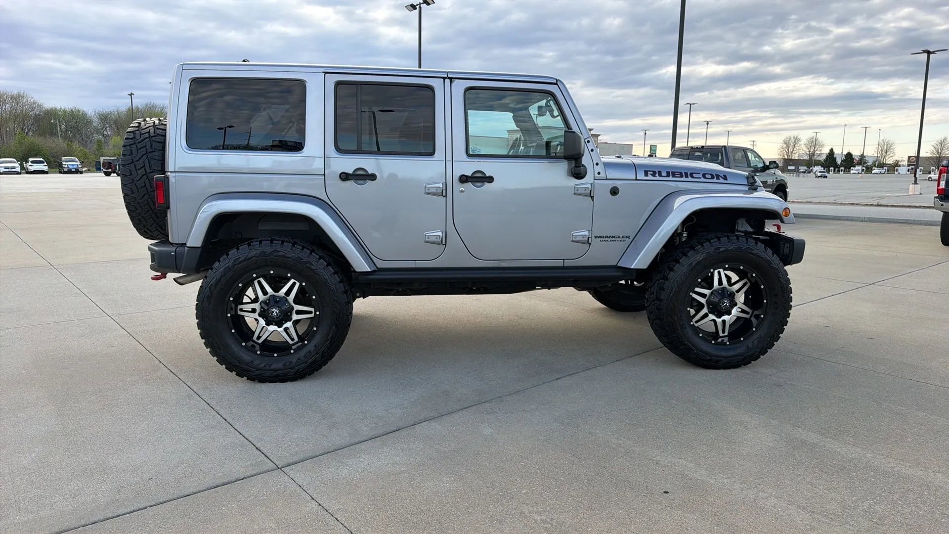 Used 2016 Jeep Wrangler Unlimited Rubicon image 24