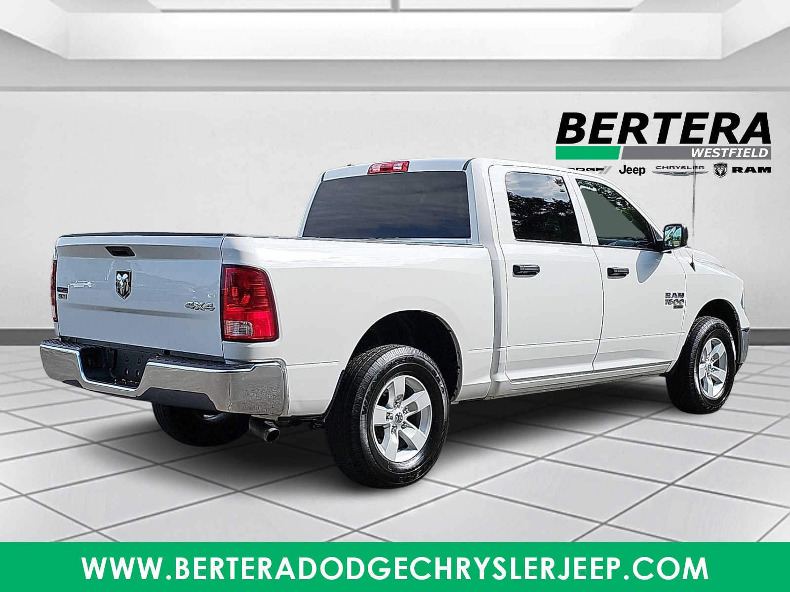Used 2022 RAM 1500 Classic SLT AWD/4WD image 6