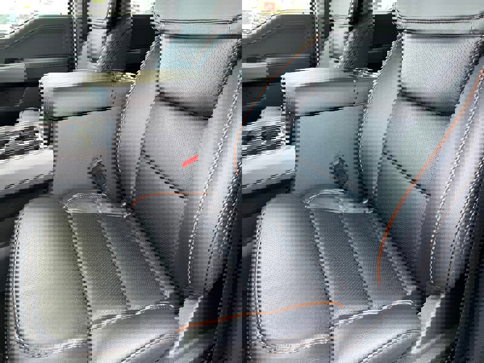 New 2026 Ford F350 Lariat w/ Black Appearance Package image 18