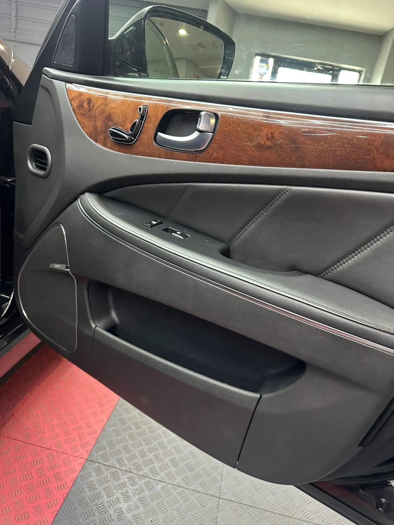 Used 2015 Hyundai Equus Signature RWD image 37