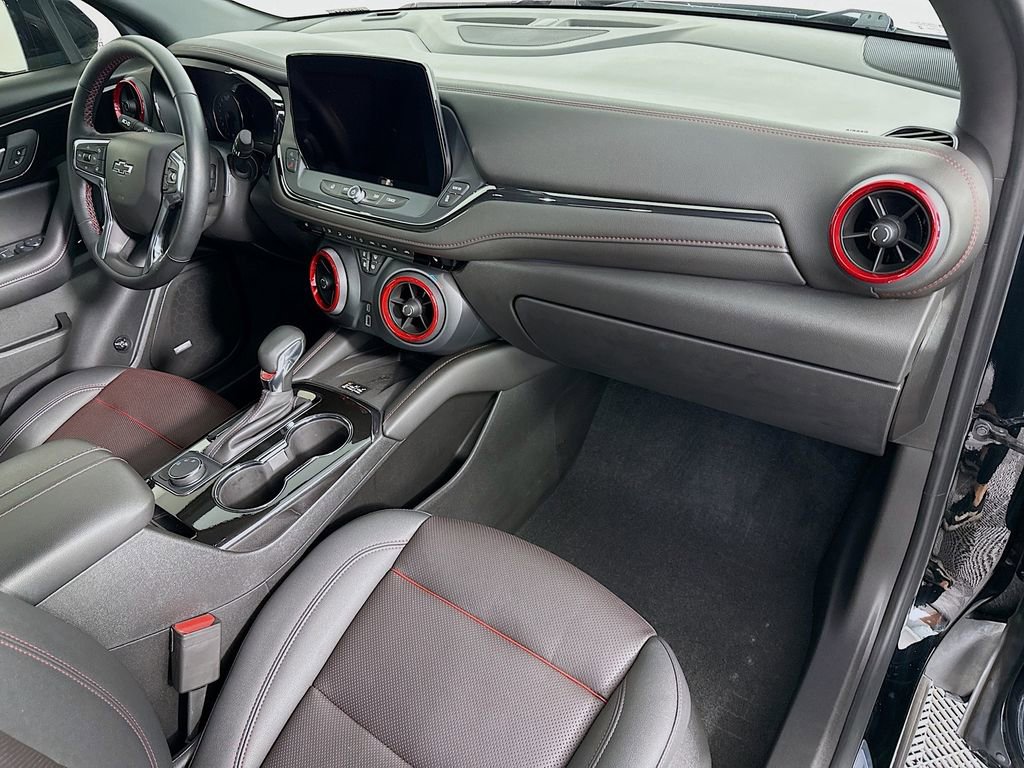 Used 2025 Chevrolet Blazer RS w/ Driver Confidence II Package image 18
