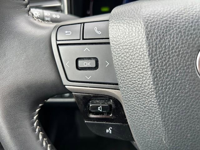 Used 2025 Toyota Camry SE image 21