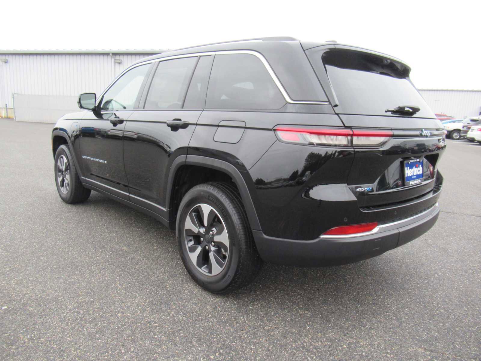 Used 2023 Jeep Grand Cherokee 4WD 4xe w/ Luxury Tech Group II image 7