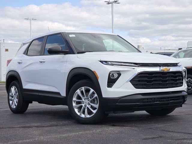 New 2026 Chevrolet TrailBlazer LS w/ LS Convenience Package FWD image 2