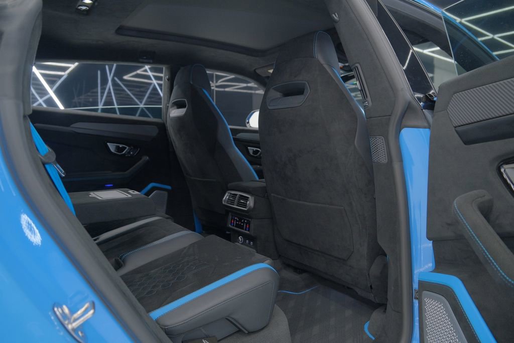 Used 2024 Lamborghini Urus Performante AWD/4WD image 39
