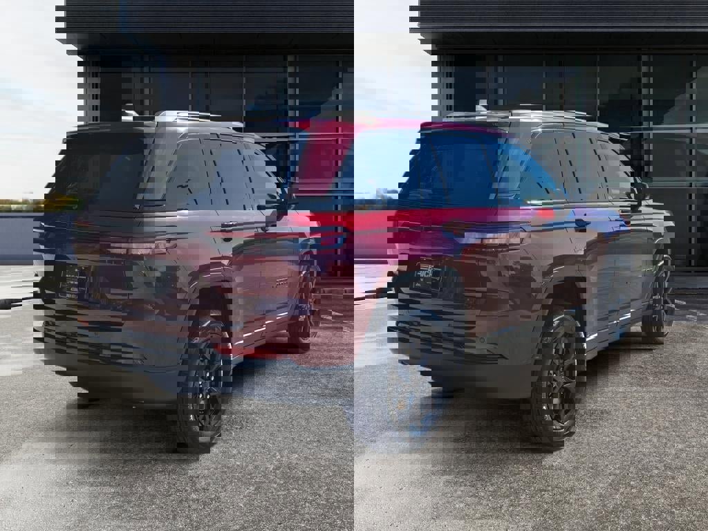 New 2025 Jeep Grand Cherokee Altitude image 7