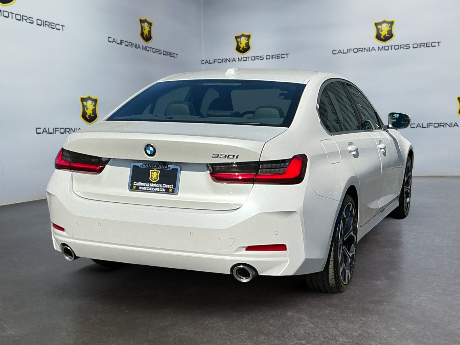 Used 2025 BMW 330i Sedan RWD image 5