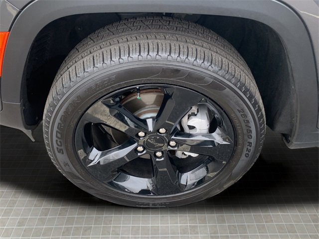 Certified 2025 Jeep Grand Cherokee Limited w/ Black Appearance Package image 43