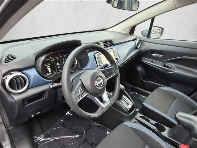 Used 2025 Nissan Versa SV FWD image 9