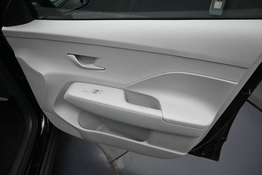New 2027 Hyundai Kona SE FWD image 30