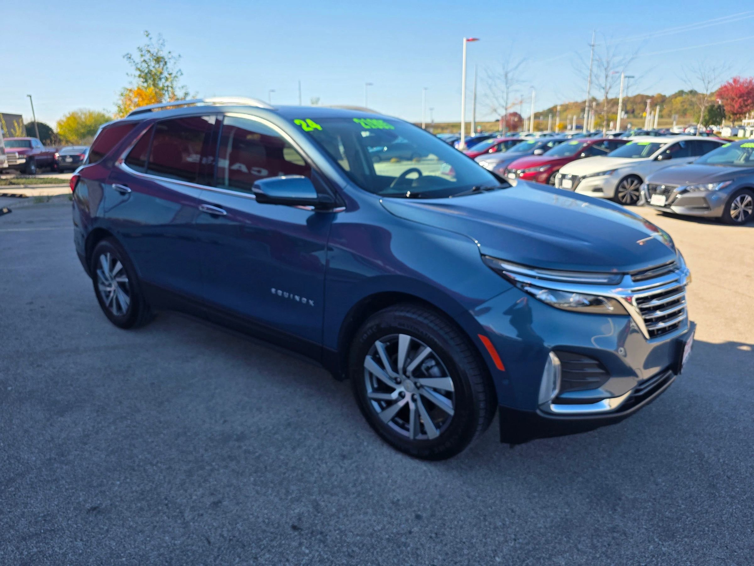Used 2024 Chevrolet Equinox Premier image 3