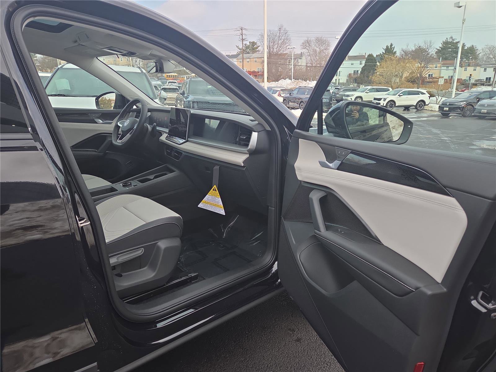 New 2026 Volkswagen Tiguan SE image 26